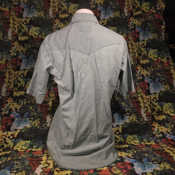Wrangler Button Up - Picture 2 of 3